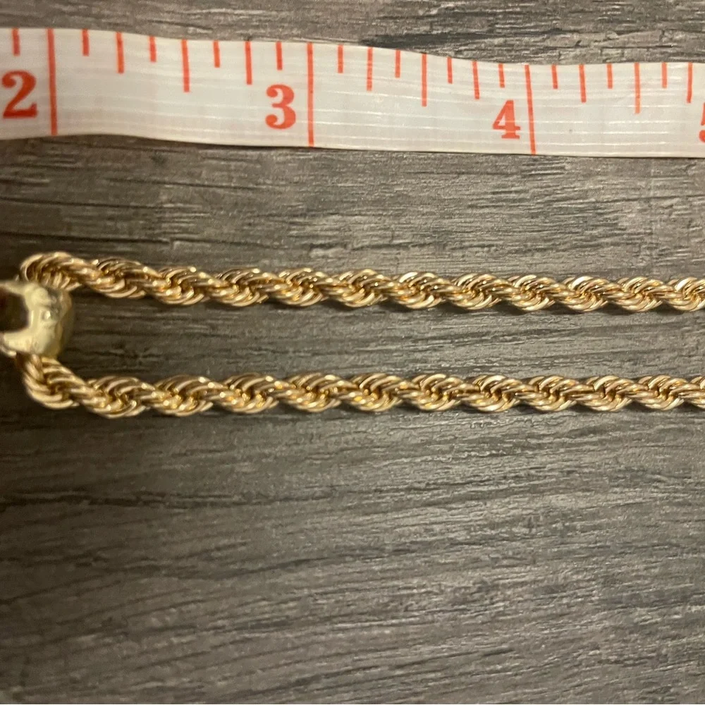 Hamsa gold necklace. - Picture 5 of 6